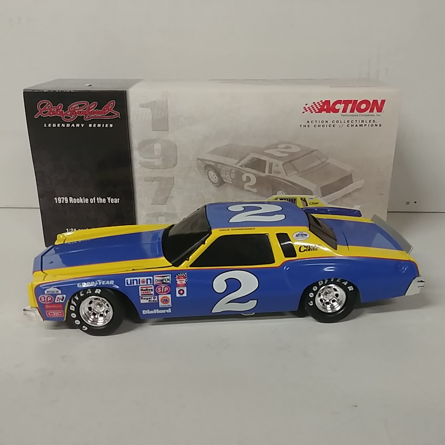 1979 Dale Earnhardt 1/24 "Rookie of The Year"  Monte Carlo b/w bank