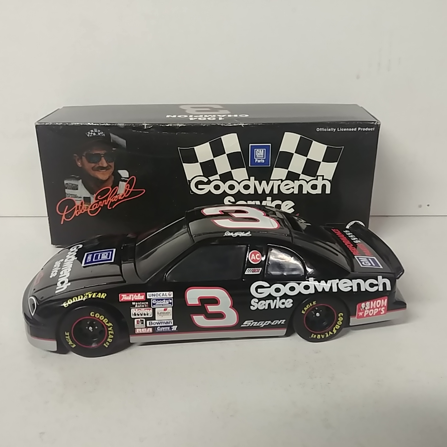 1995 Dale Earnhardt 1/24th Goodwrench "94 Champion""with headlight rings" b/w bank