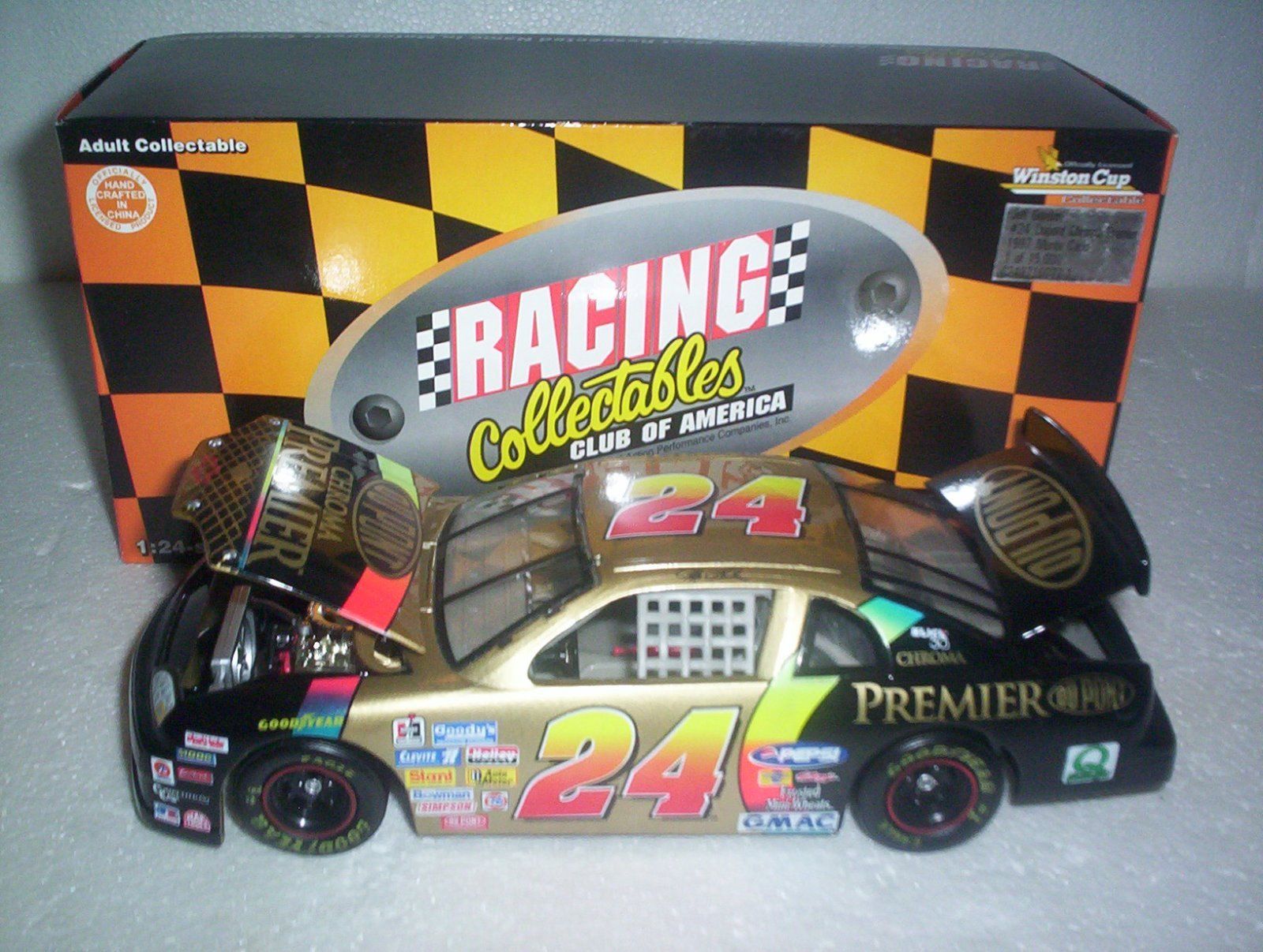 1997 Jeff Gordon 1/24th Dupont "Chroma Premier" c/w car