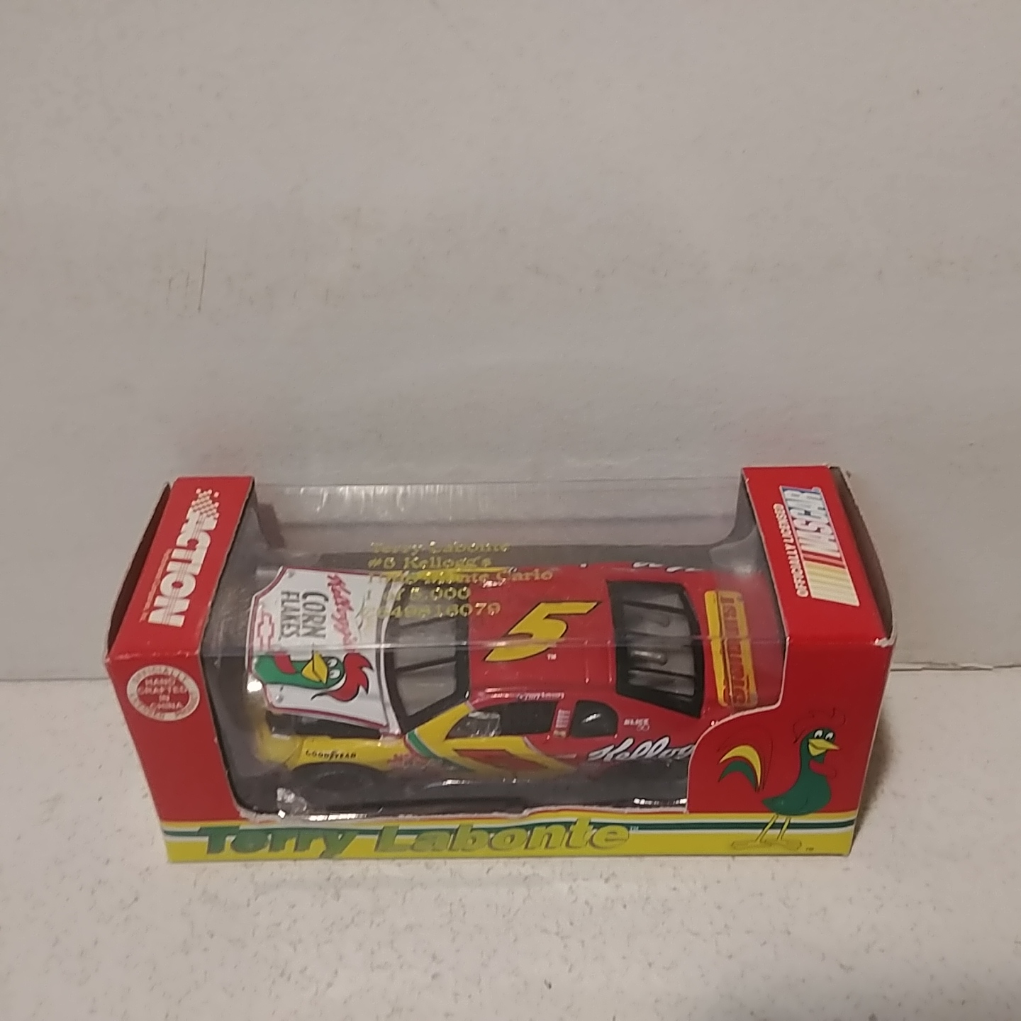 1998 Terry Labonte 1/64th Kelloggs RCCA hood open Monte Carlo