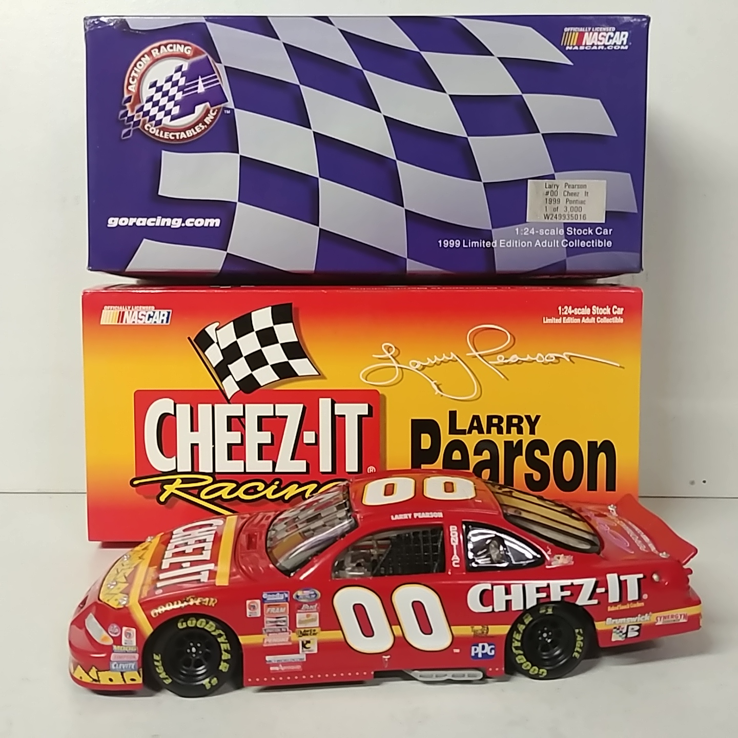 1999 Larry Pearson 1/24th Cheez-It "Busch Series" c/w car