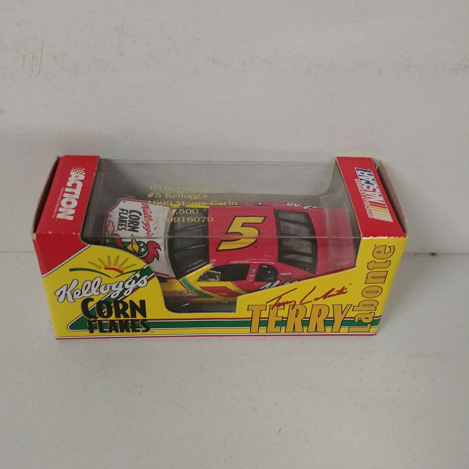 1999 Terry Labonte 1/64th Kelloggs RCCA hood open Monte Carlo