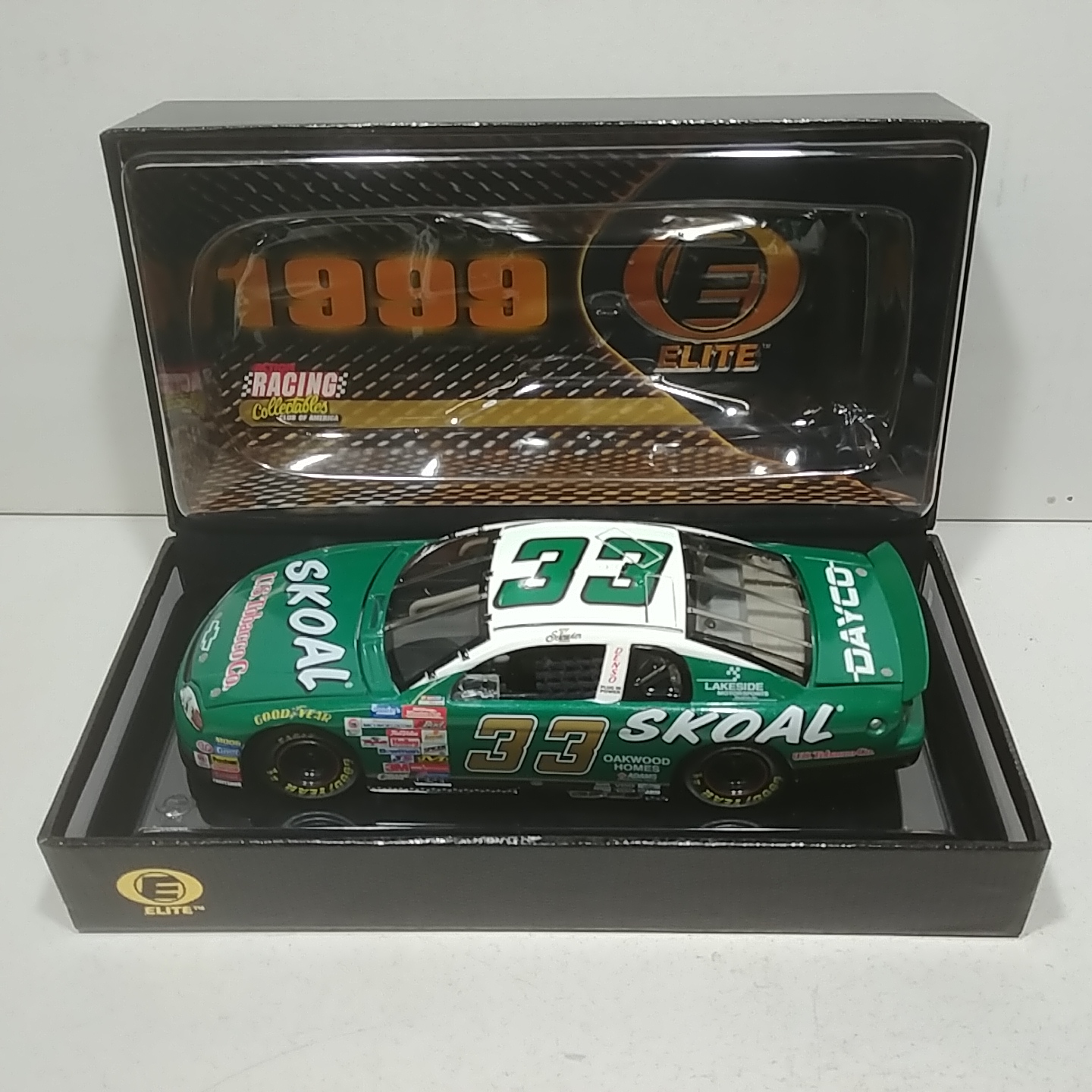 1999 Ken Schrader 1/24th Skoal Elite Monte Carlo