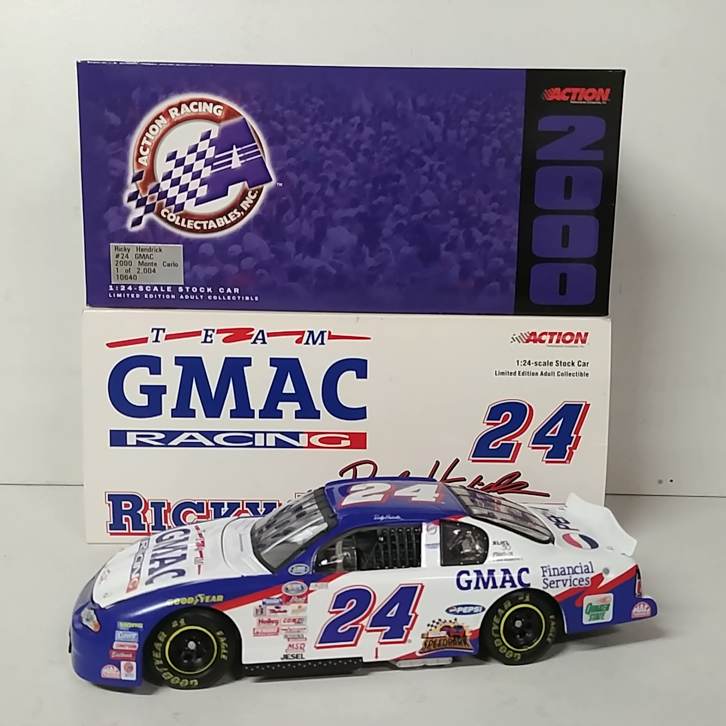 2000 Ricky Hendrick 1/24th GMAC c/w car