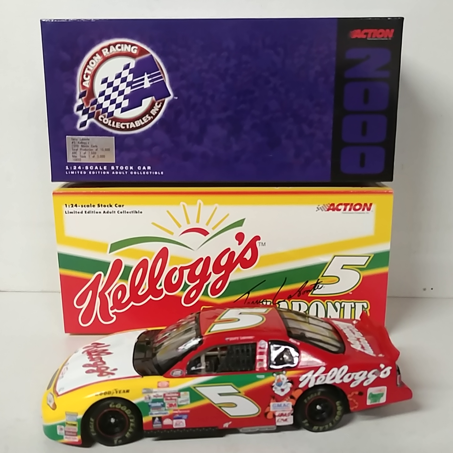 2000 Terry Labonte 1/24th Kelloggs c/w car