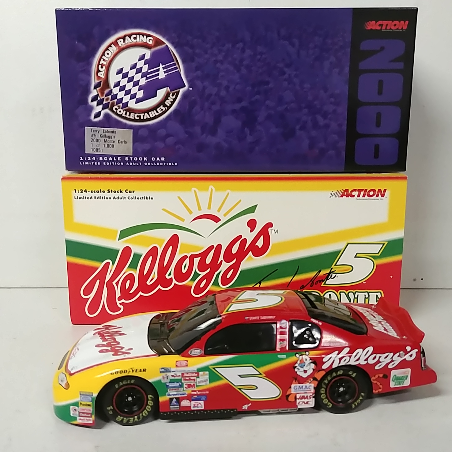 2000 Terry Labonte 1/24th Kelloggs b/w bank