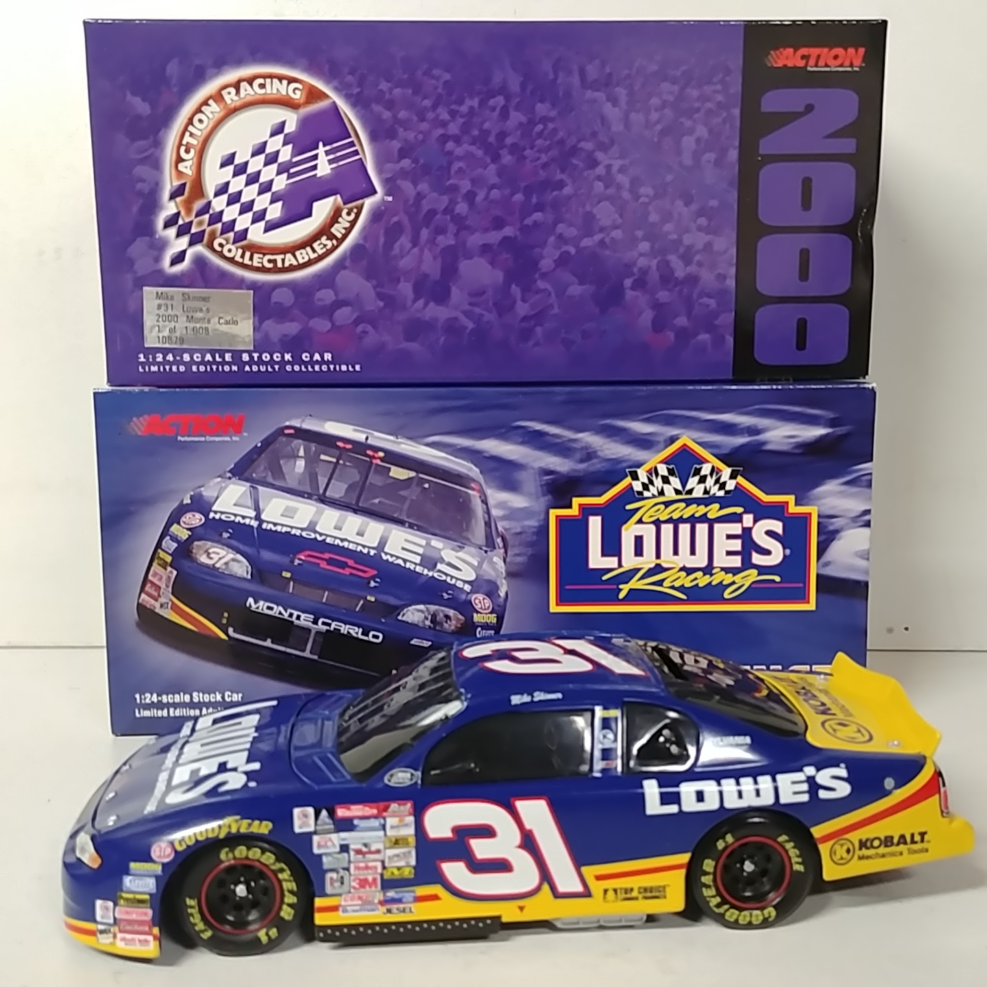 2000 Mike Skinner 1/24th Lowe's b/w bank