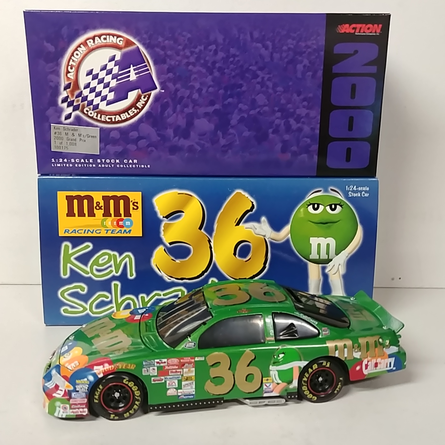 2000 Ken Schrader 1/24th M&M's "Green"  b/w bank