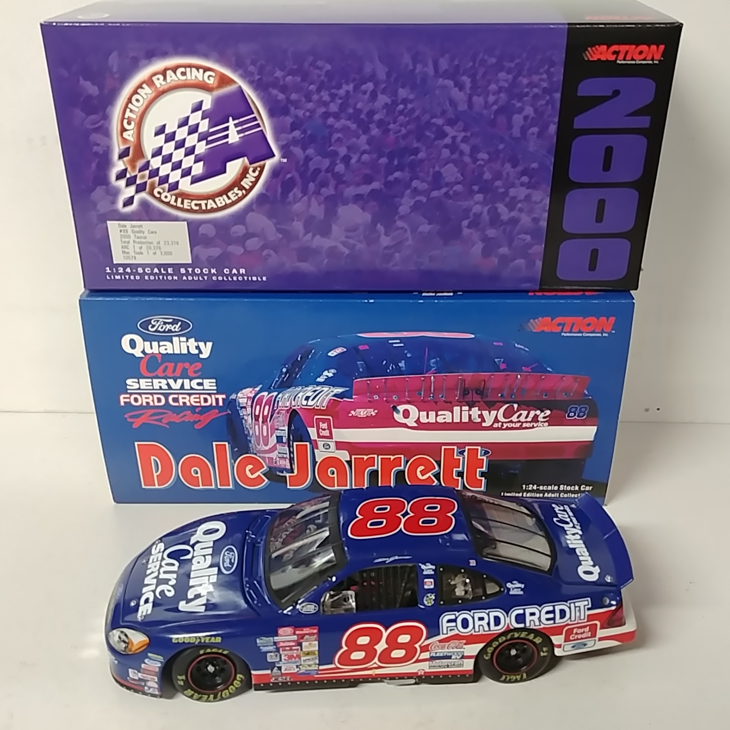 2000 Dale Jarrett 1/24 Quality Care c/w car