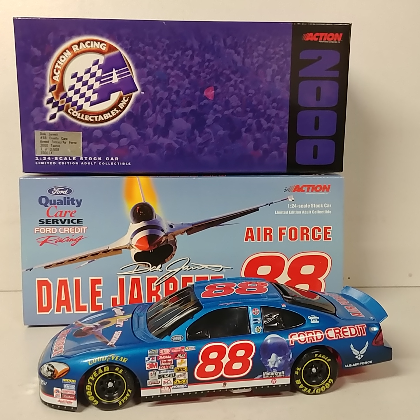 2000 Dale Jarrett 1/24th Quality Care "Ford Credit""Air Force" b/w bank