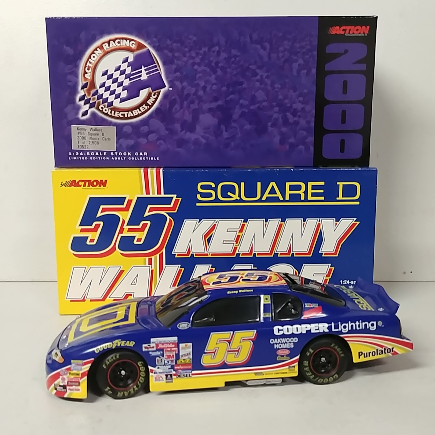 2000 Kenny Wallace 1/24th Square D b/w bank