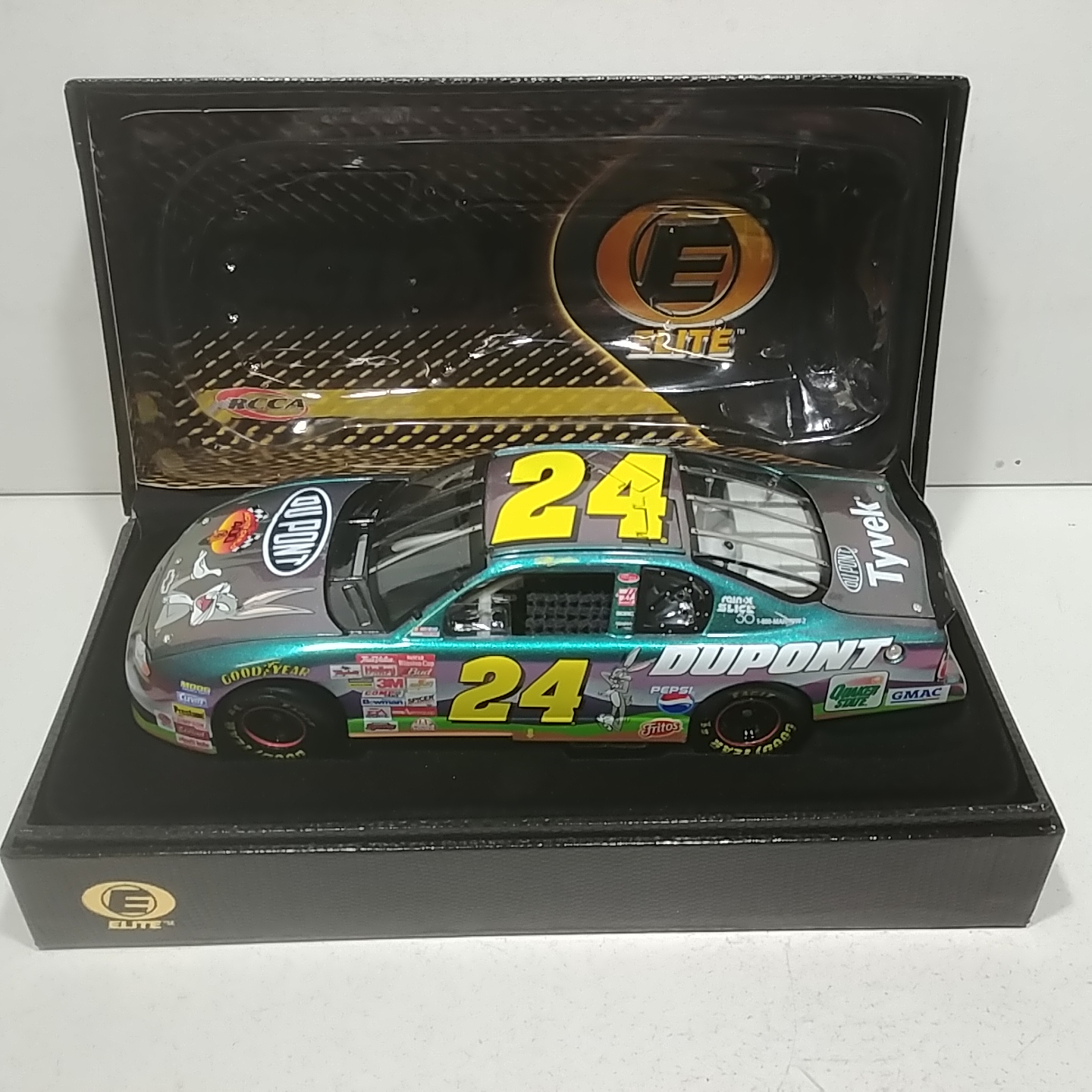 2001 Jeff Gordon 1/24th Dupont "Looney Tunes Bugs Bunny" Elite Monte Carlo