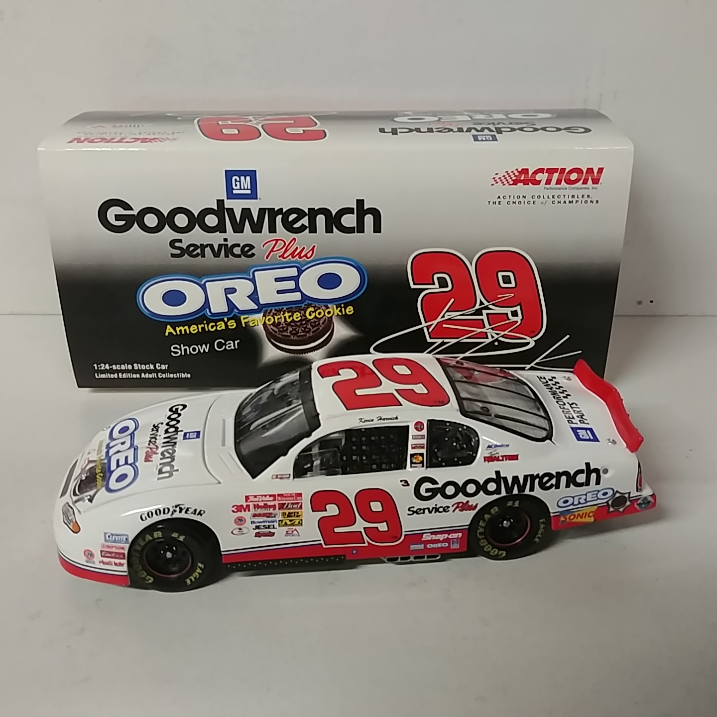 2001 Kevin Harvick 1/24th GM Goodwrench "Oreo Cookie" show car c/w car