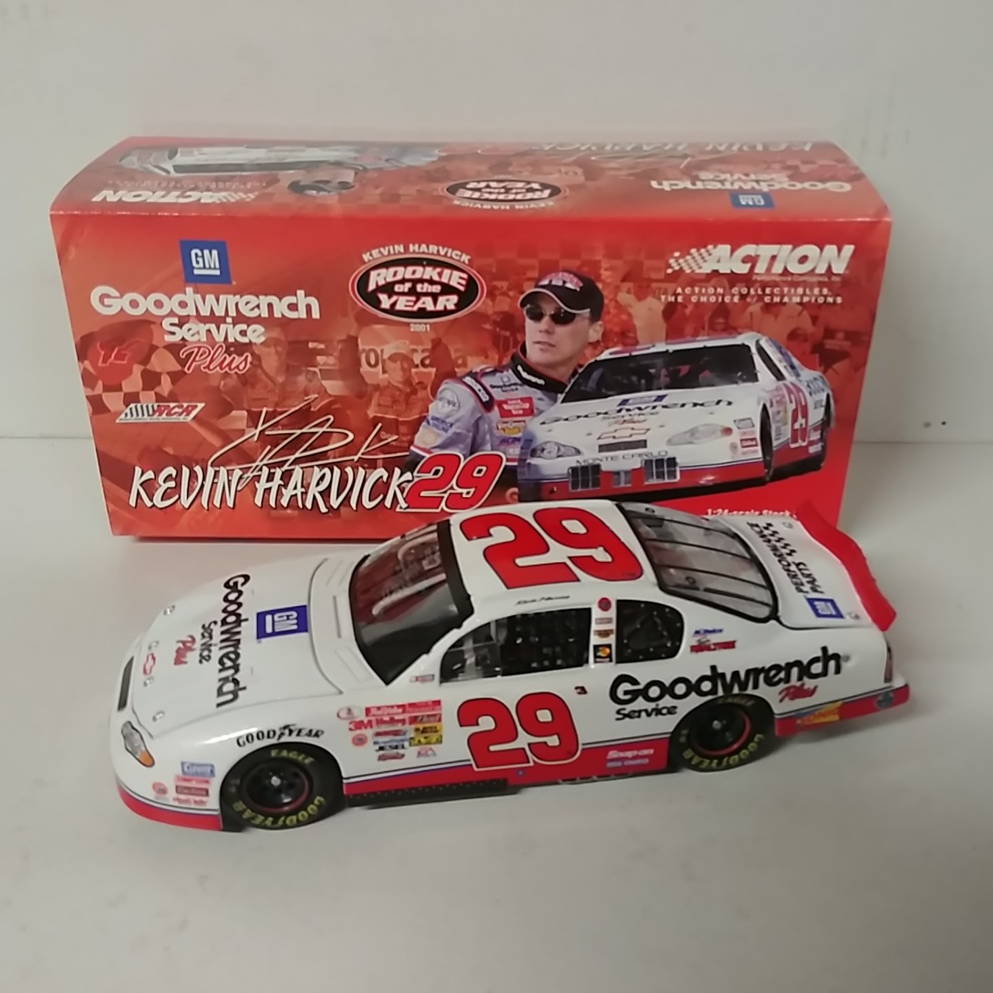 2001 Kevin Harvick 1/24th Goodwrench "Rookie of the Year" c/w car