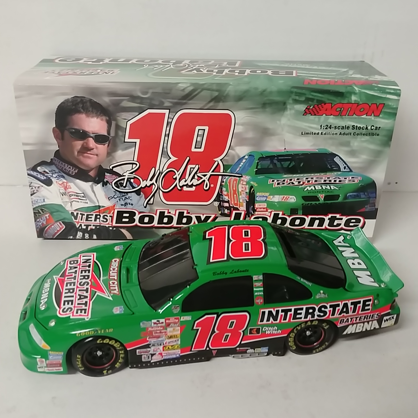 2001 Bobby Labonte 1/24th Interstate Batteries b/w bank