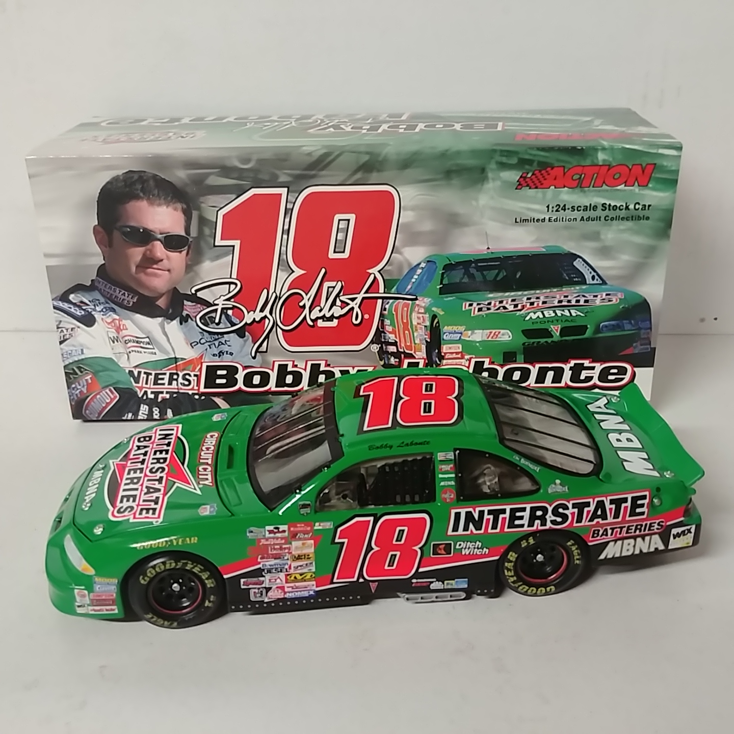 2001 Bobby Labonte 1/24th Interstate Batteries Grand Prix c/w car