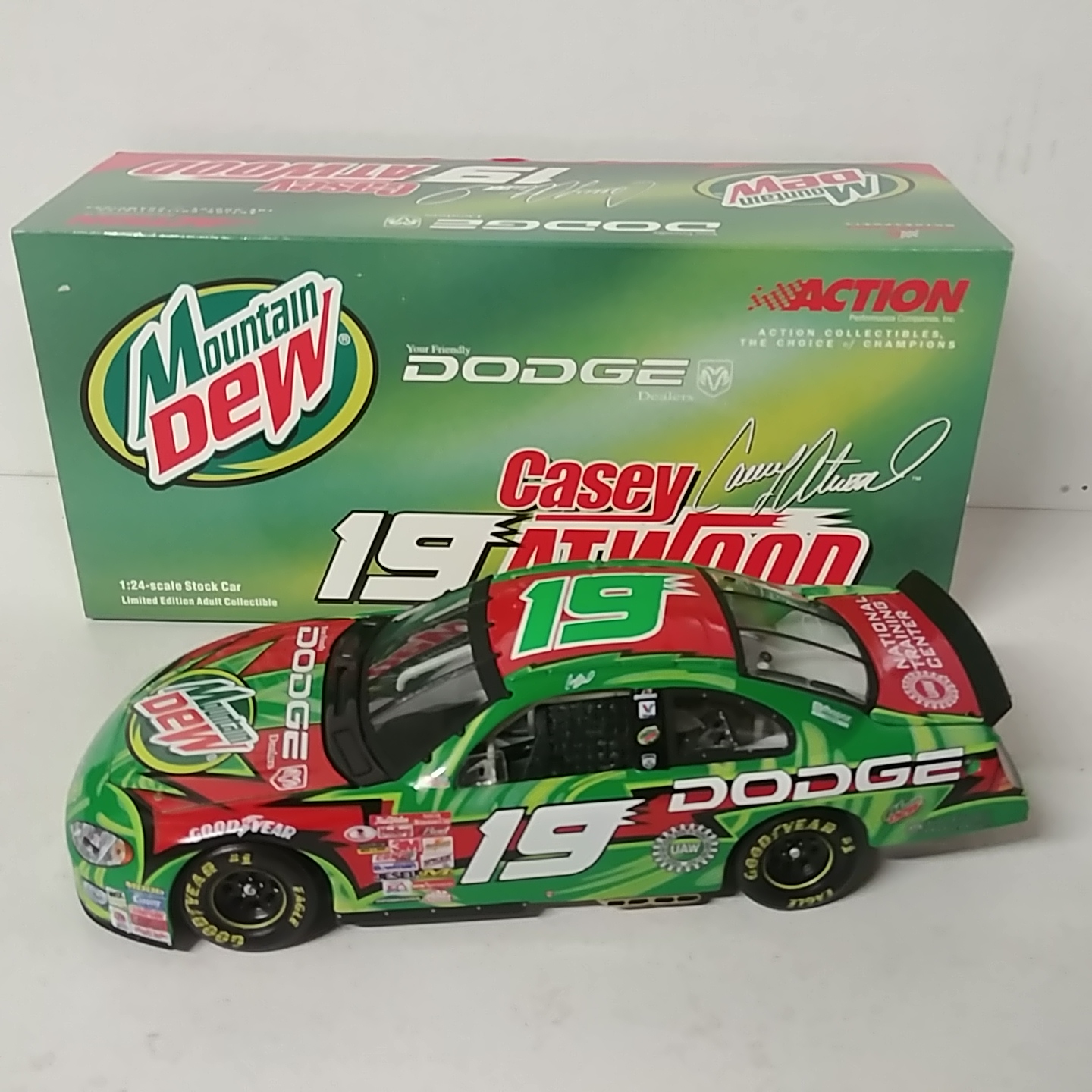 2001 Casey Atwood 1/24th Mountain Dew Intrepid RT