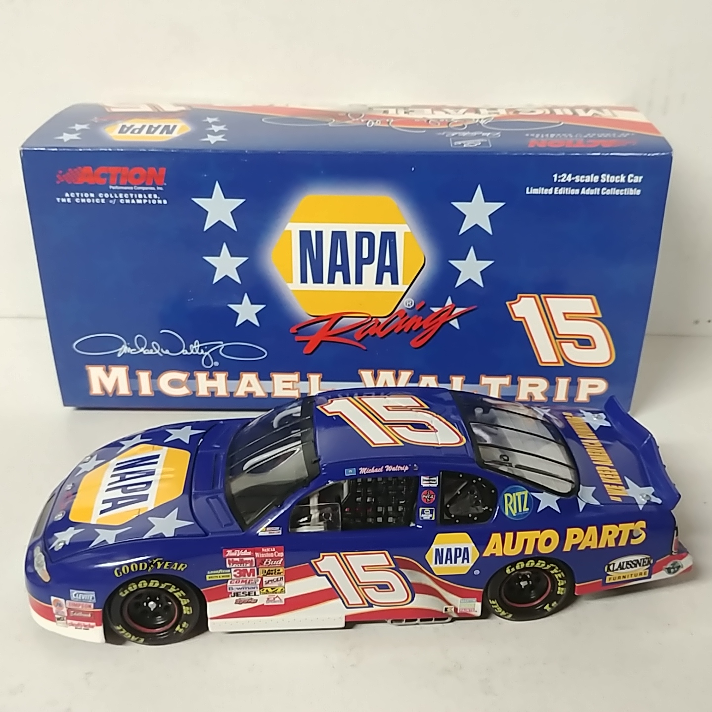2001 Michael Waltrip 1/24th NAPA "Stars and Stripes" c/w/c Monte Carlo