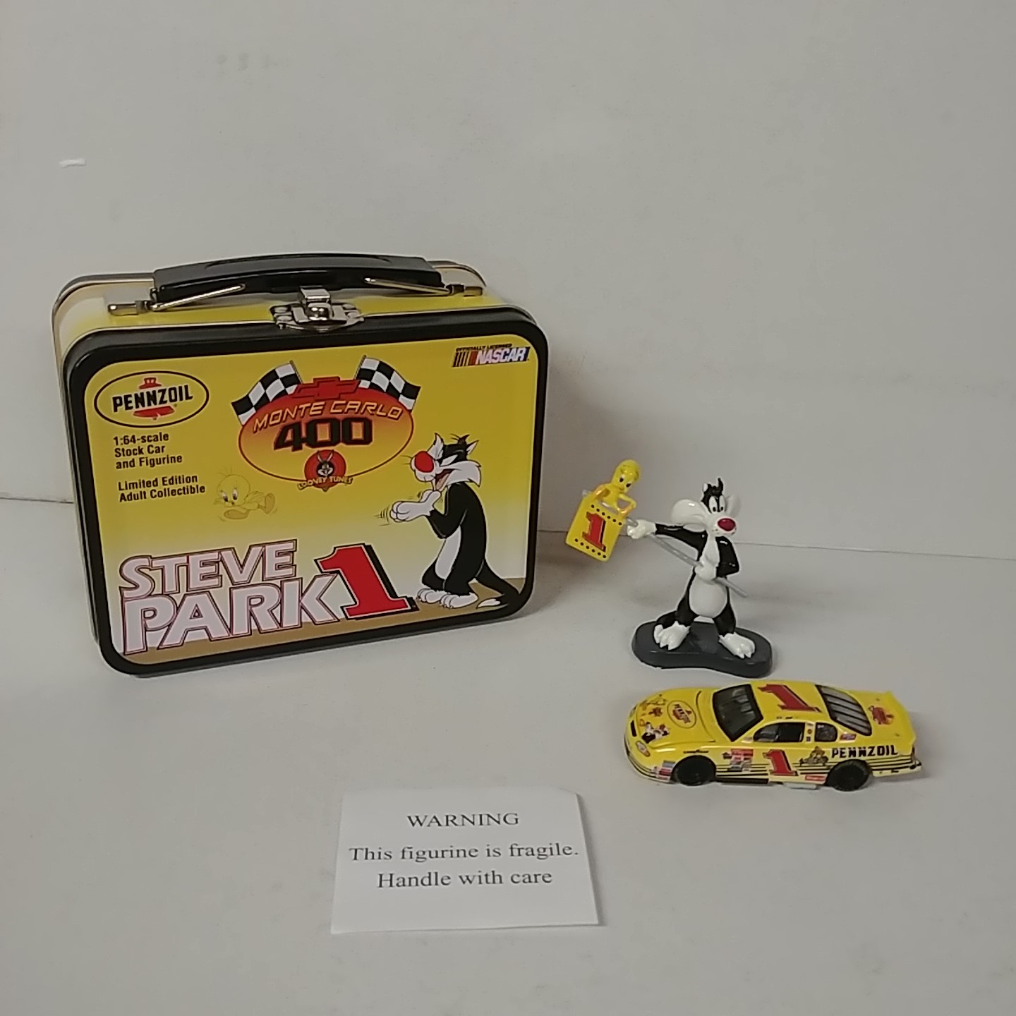2001 Steve Park 1/64th Pennzoil "Sylvester and Tweety" RCCA hood open car in lunch box