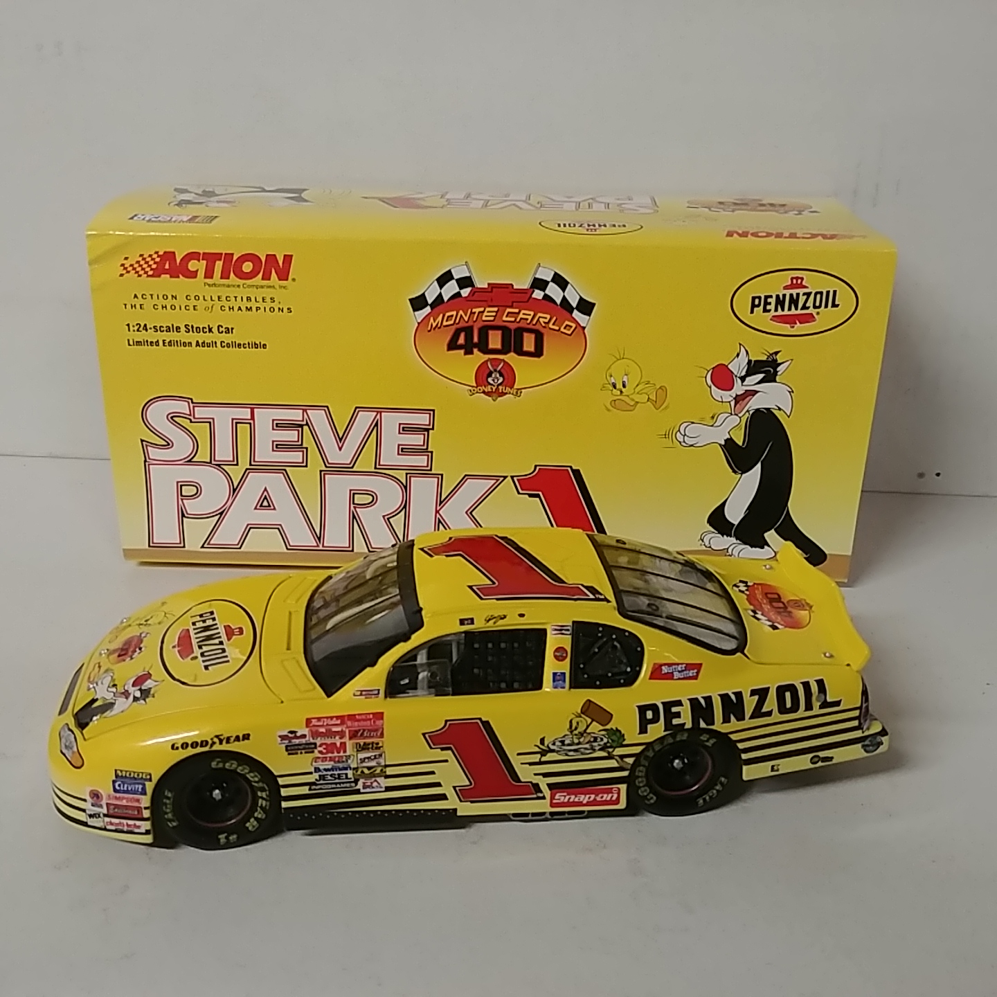 2001 Steve Park 1/24th Pennzoil "Looney Tunes" c/w car