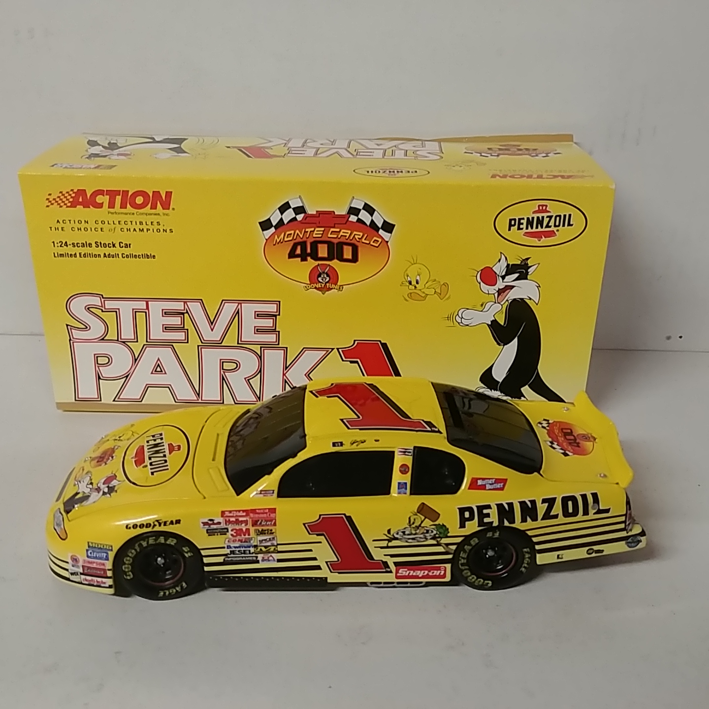 2001 Steve Park 1/24th Pennzoil "Looney Tunes" b/w bank