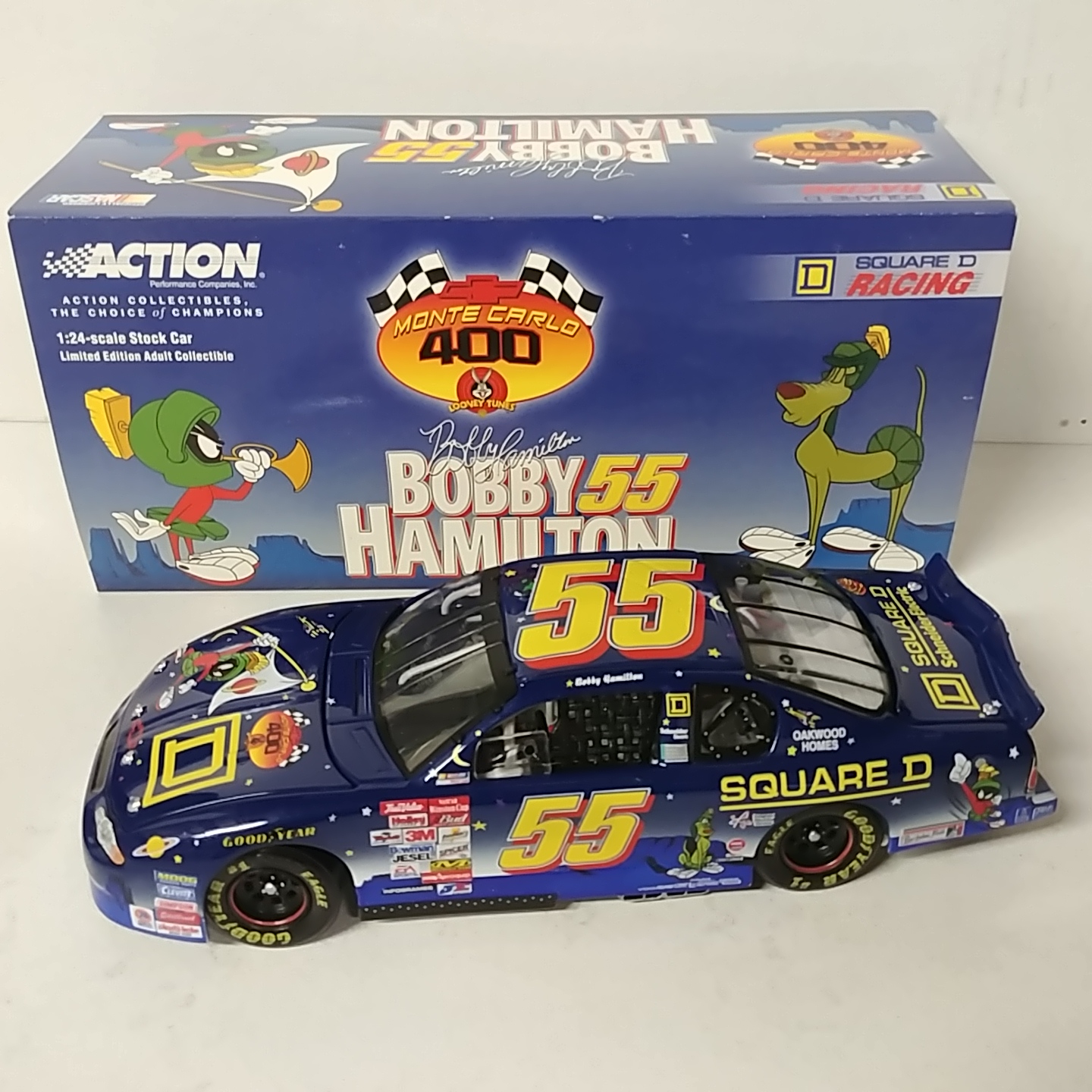 2001 Bobby Hamilton 1/24th Square D "Looney Tunes" c/w car