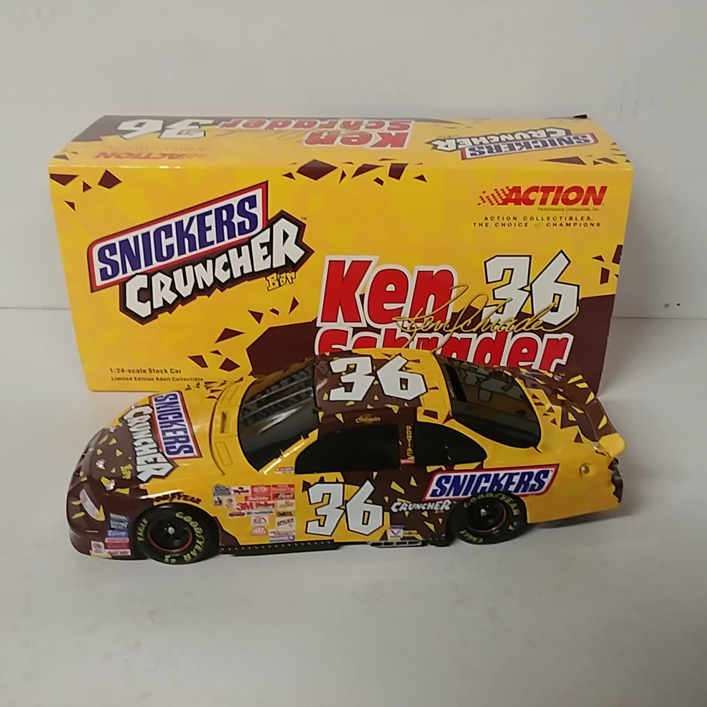 2001 Ken Schrader 1/24th Snickers Crunch Grand Prix b/w bank