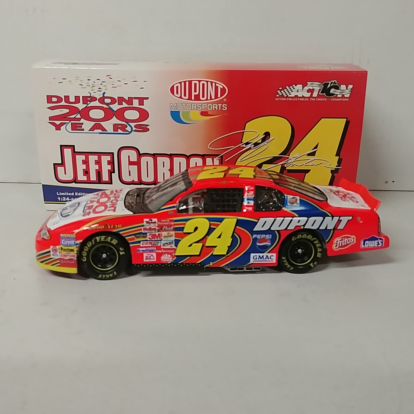 2002 Jeff Gordon 1/24th DuPont "200th Anniversary" Monte Carlo