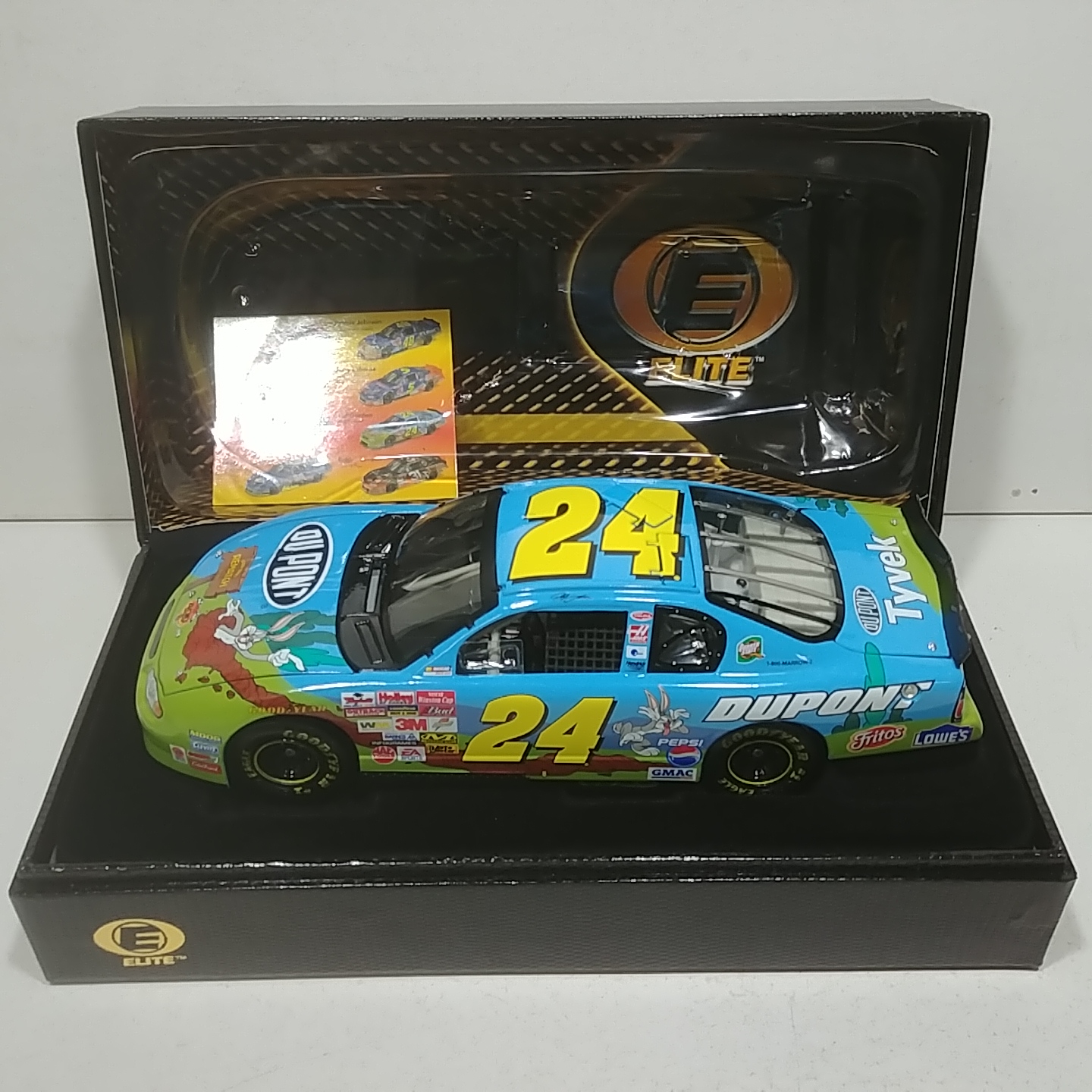 2002 Jeff Gordon 1/24th Dupont "Looney Tunes Bugs Bunny" Elite Monte Carlo