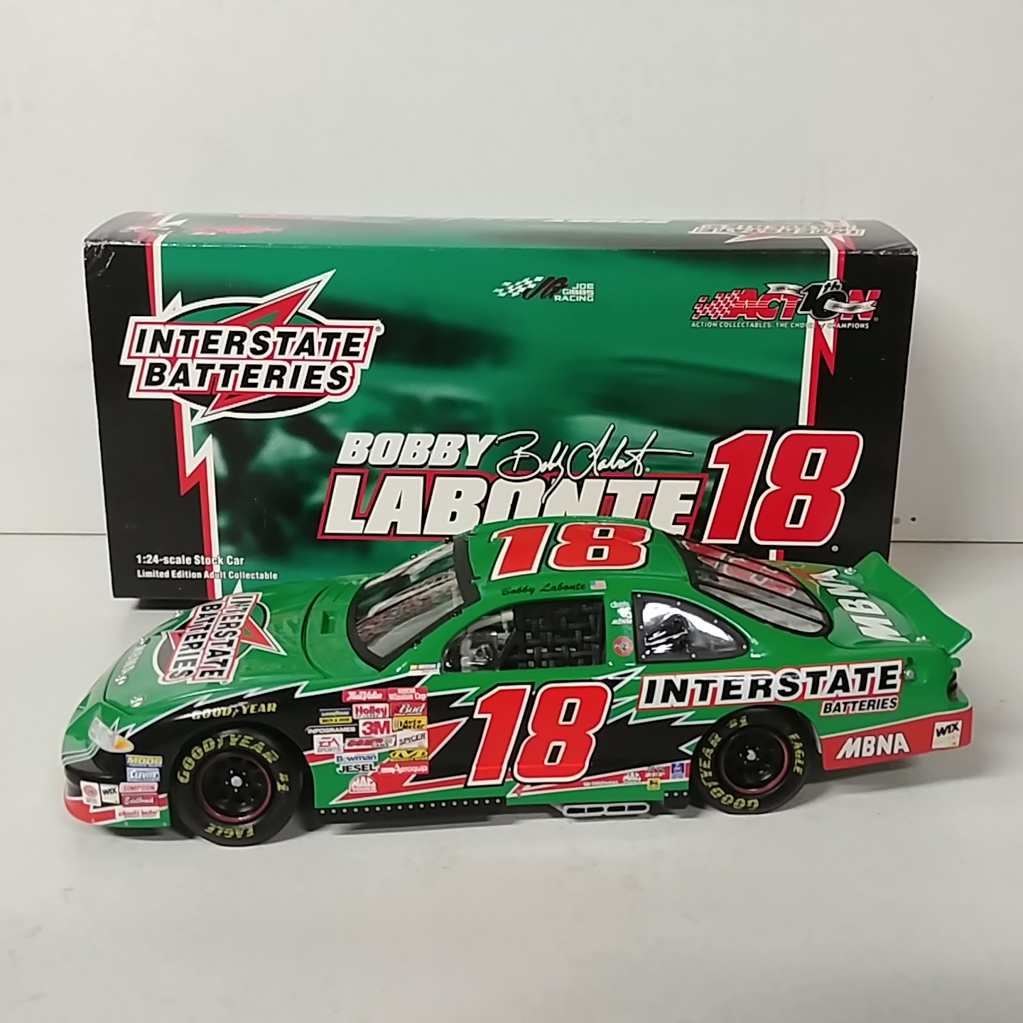 2002 Bobby Labonte 1/24th Interstate Batteries c/w car