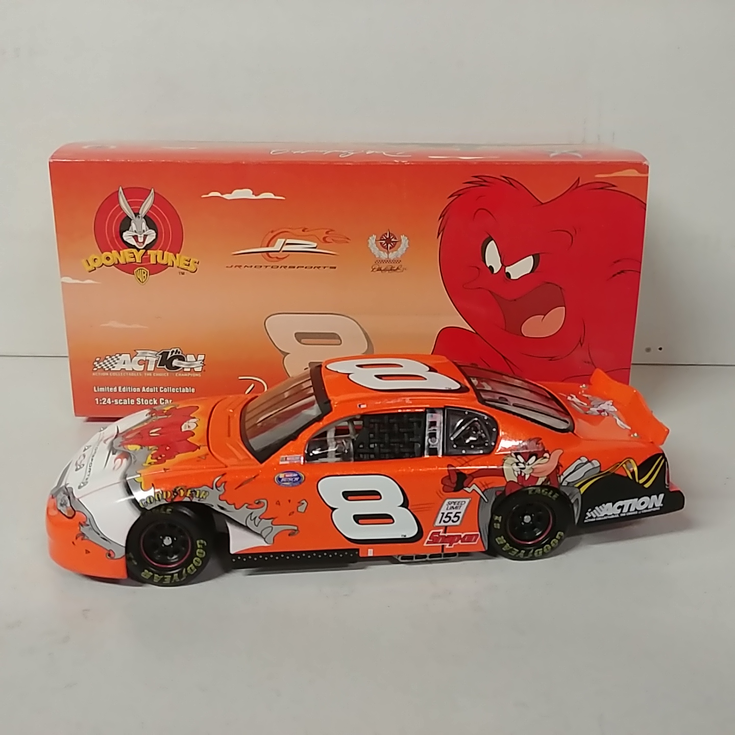 2002 Dale Earnhardt Jr 1/24th Looney Tunes c/w car