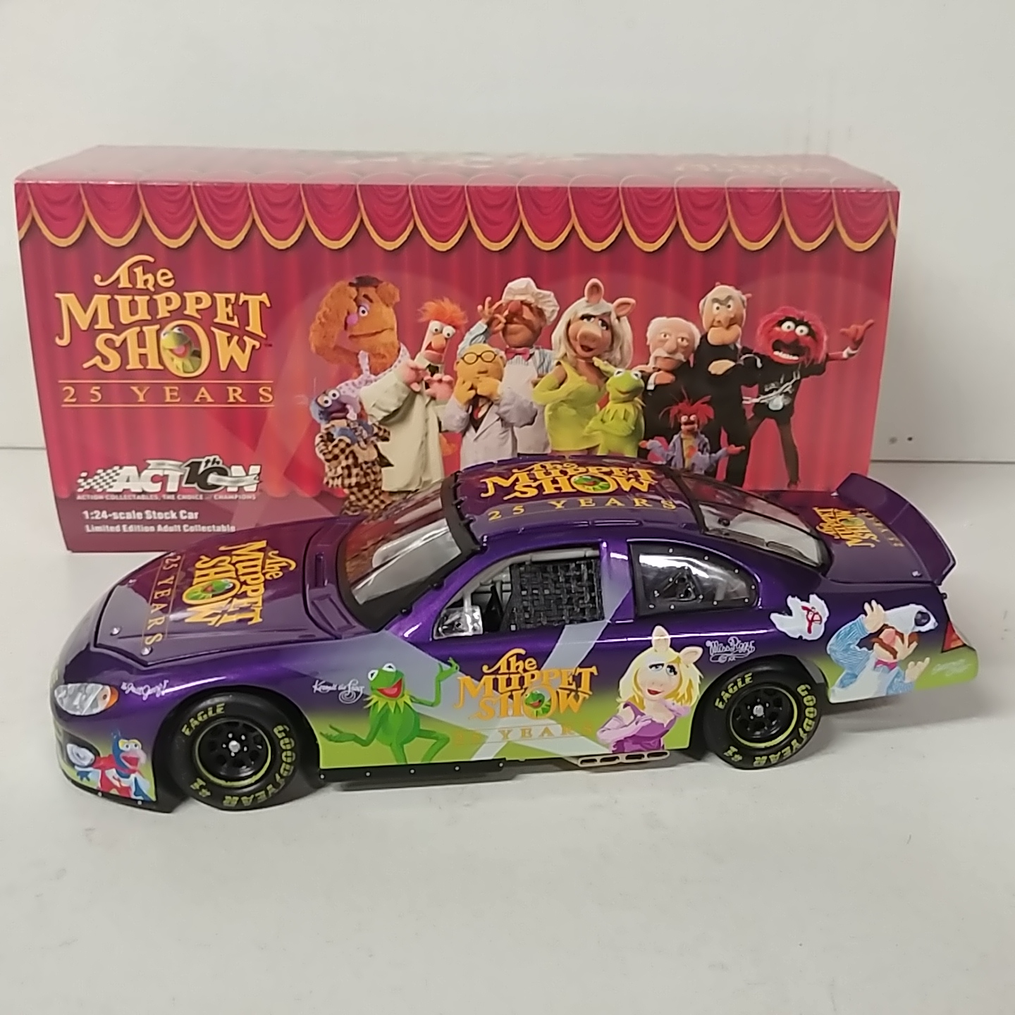2002 The Muppet Show 1/24th Dodge R/T c/w Event car