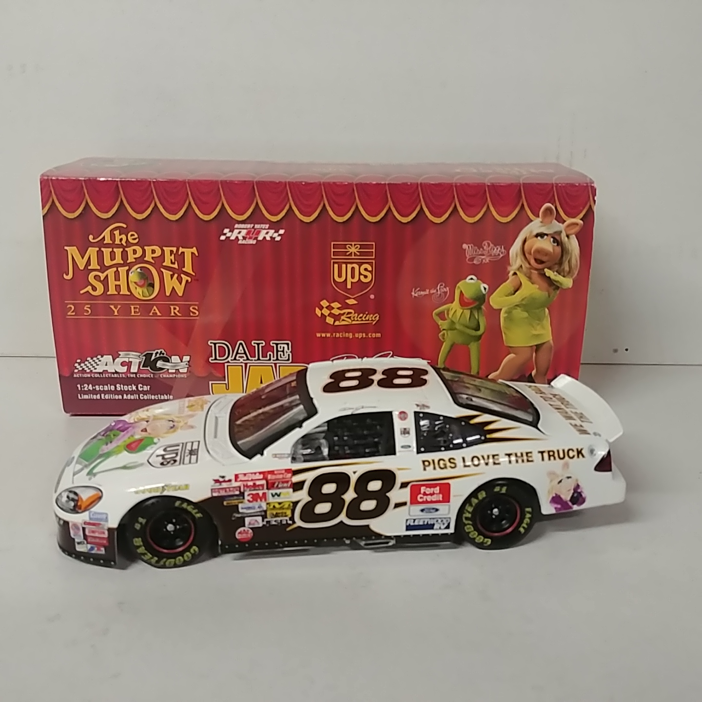 2002 Dale Jarrett 1/24th UPS "Muppets/Kermit/Ms Piggy" c/w car