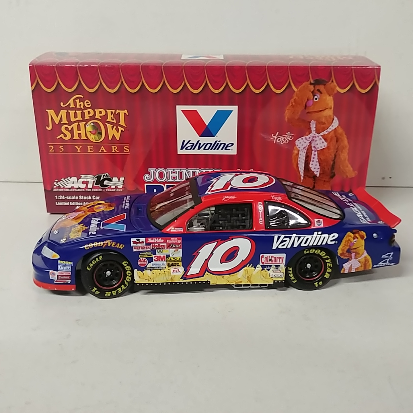 2002 Johnny Benson 1/24th Valvoline "Muppets/Fozzie Bear" c/w car