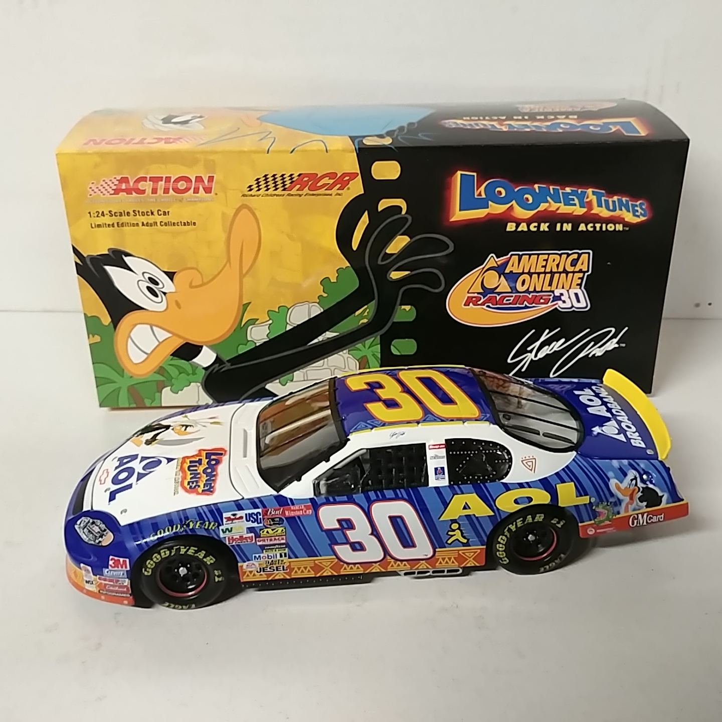 2003 Steve Park 1/24th AOL "Looney Tunes" c/w car