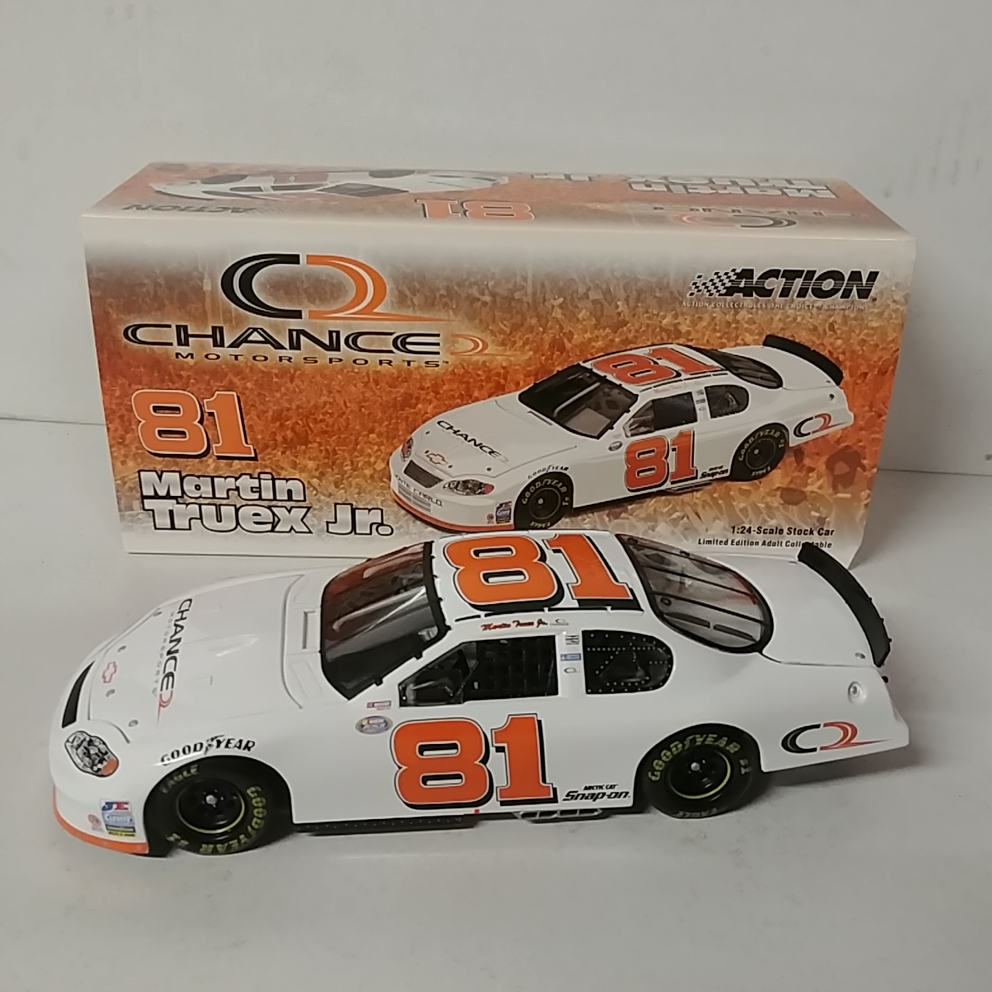 2003 Martin Truex Jr 1/24th Chance 2 "Busch Series" c/w car