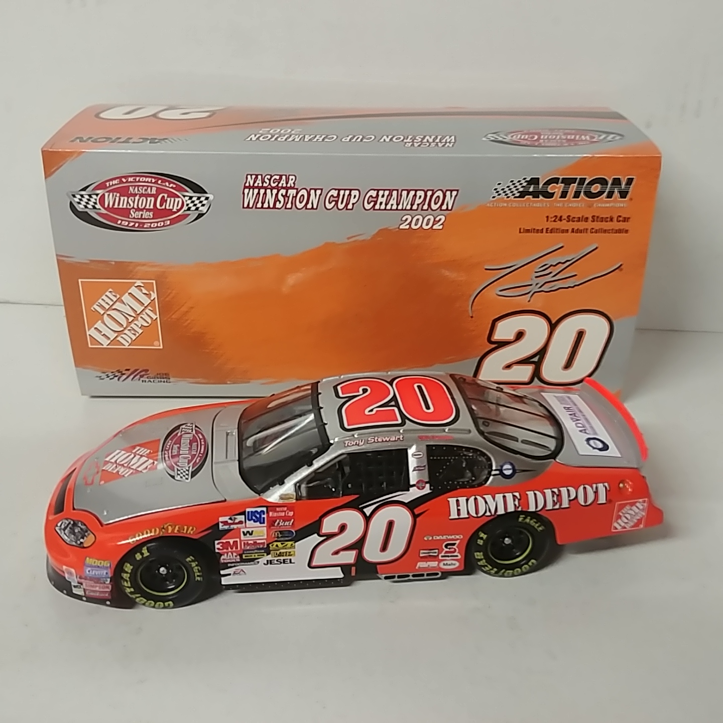 2003 Tony Stewart 1/24th Home Depot "Victory Lap" c/w car