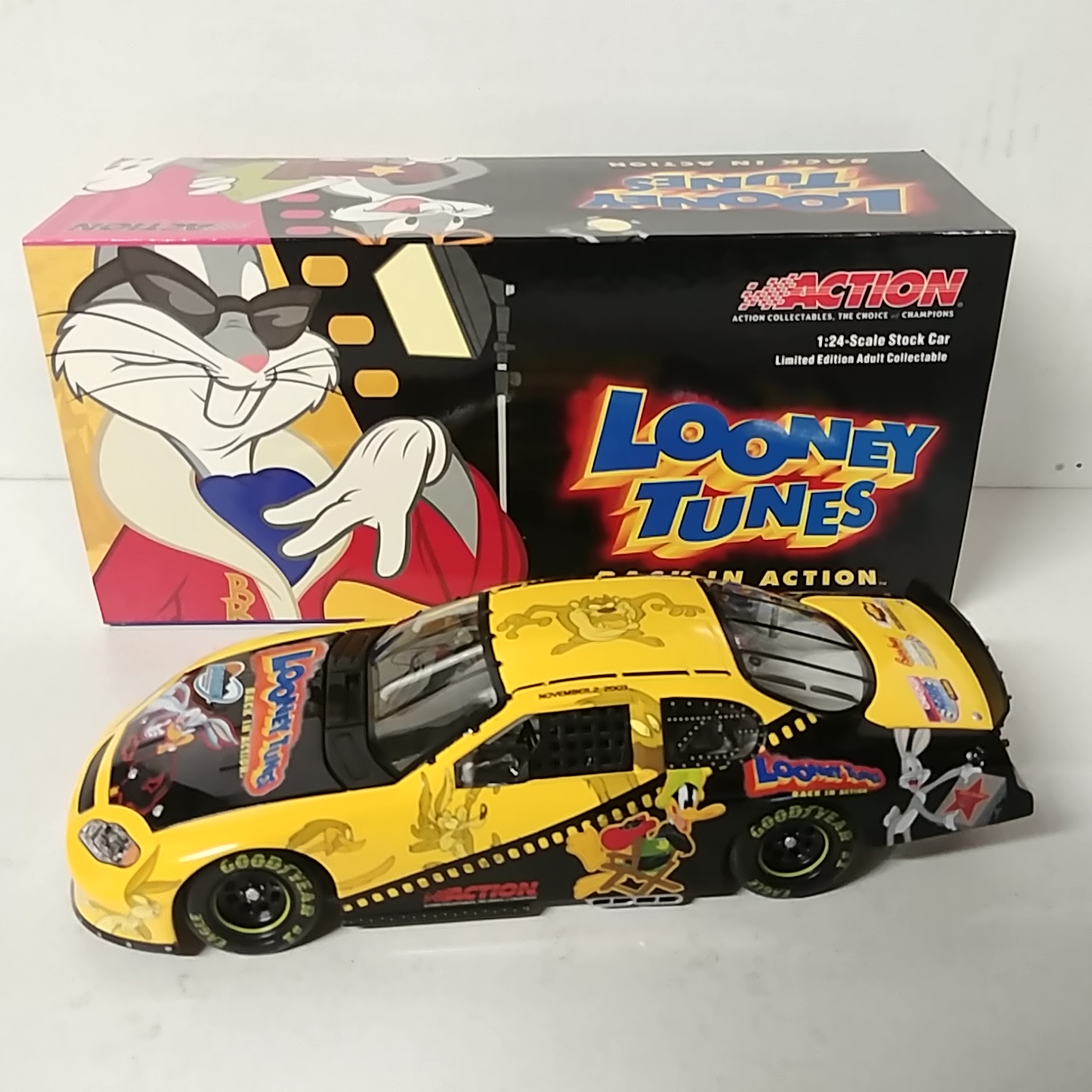 2003 Looney Tunes 1/24th Event c/w car