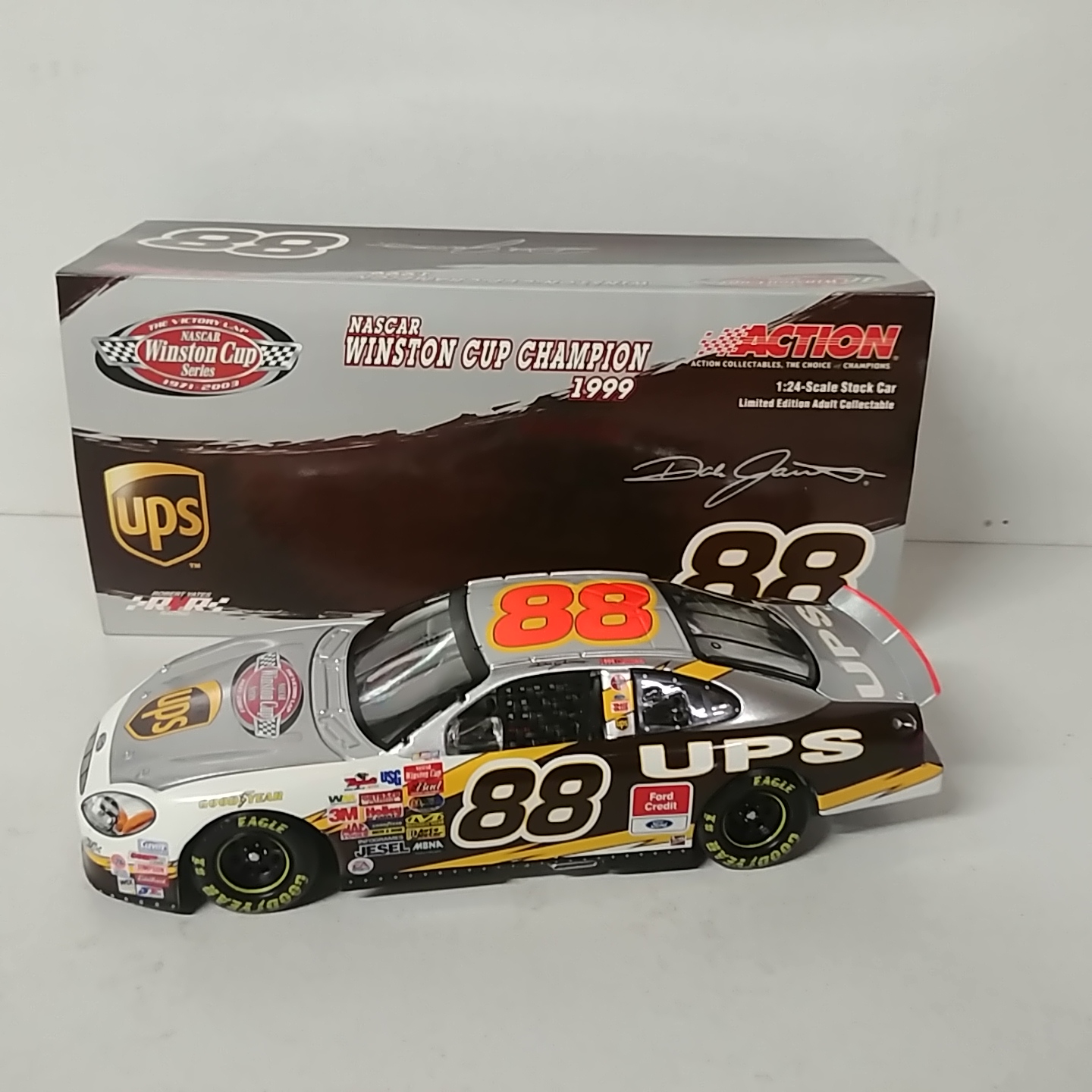 2003 Dale Jarrett 1/24th UPS "Victory Lap" c/w car