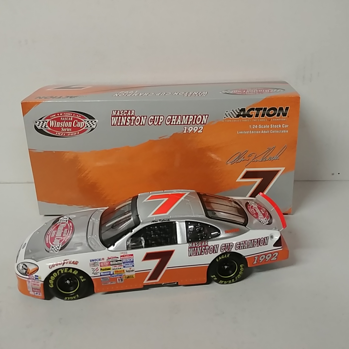 2003 Alan Kulwicki 1/24th Victory Lap c/w car