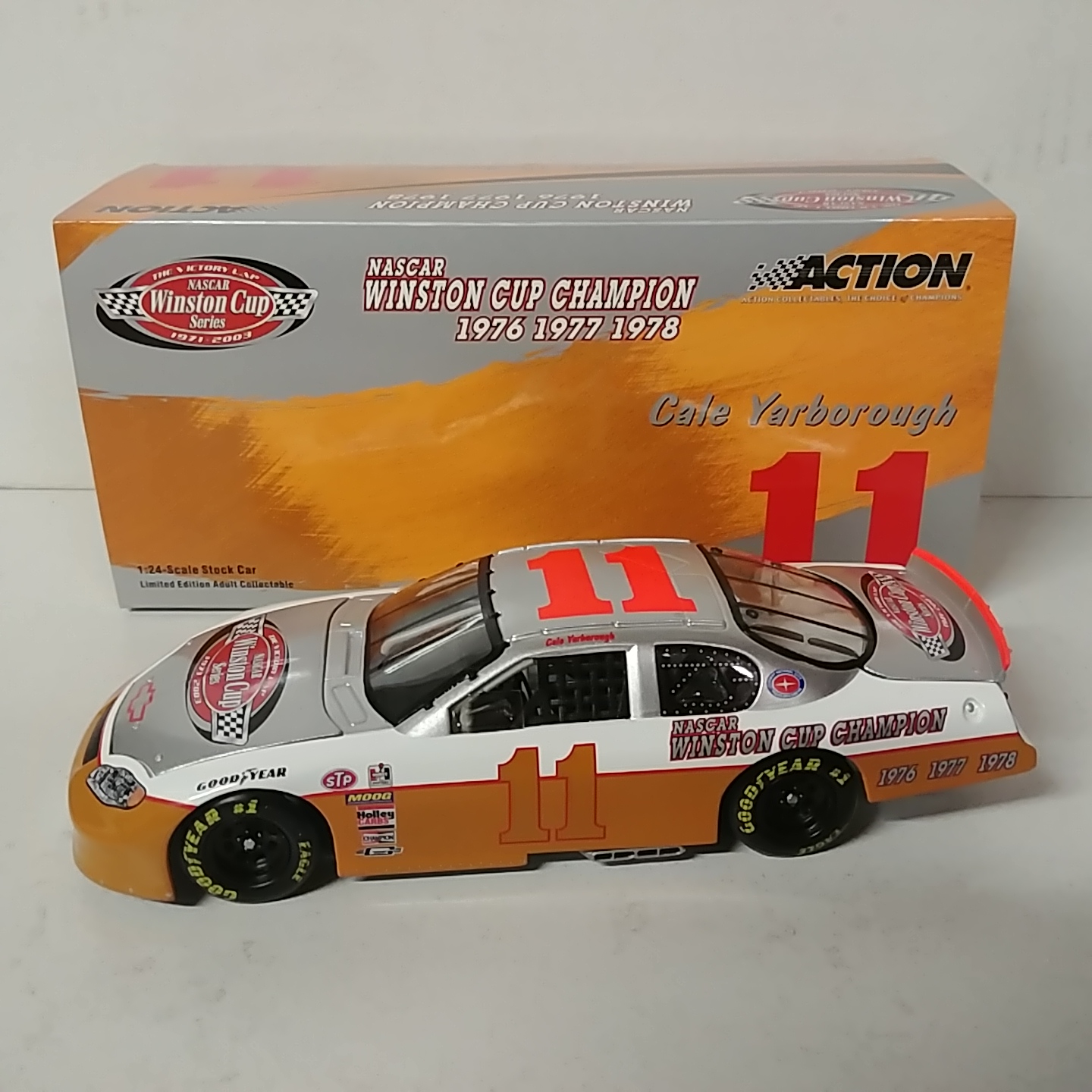 2003 Cale Yarborough 1/24th Victory Lap c/w car