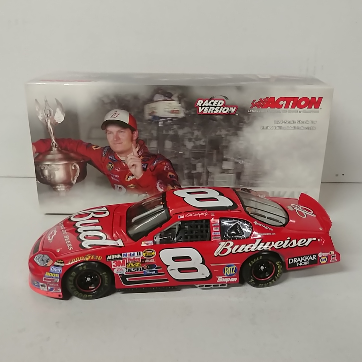 2004 Dale Earnhardt Jr 1/24th Budweiser "Bristol Win" c/w car