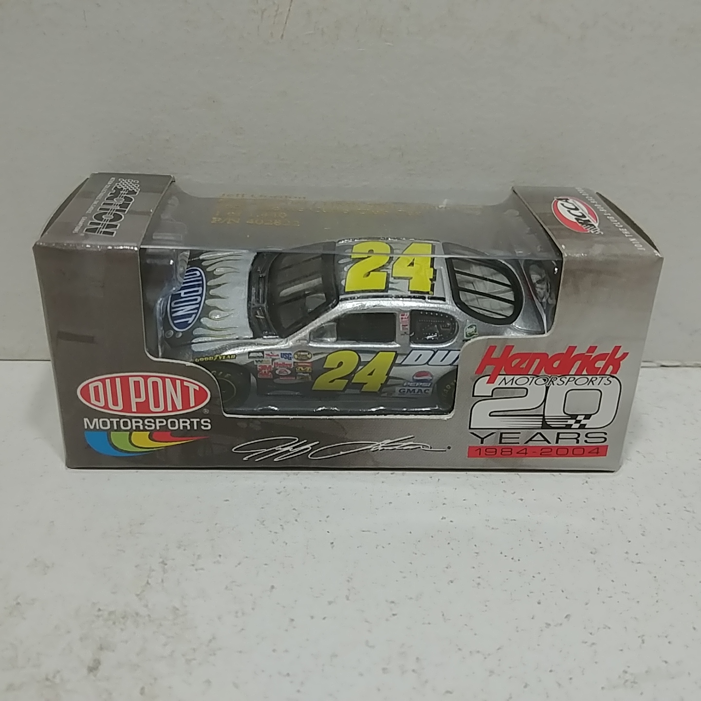 2004 Jeff Gordon 1/64th Dupont "Hendrick Motorsports 20th Anniversary" RCCA hood open Monte Carlo