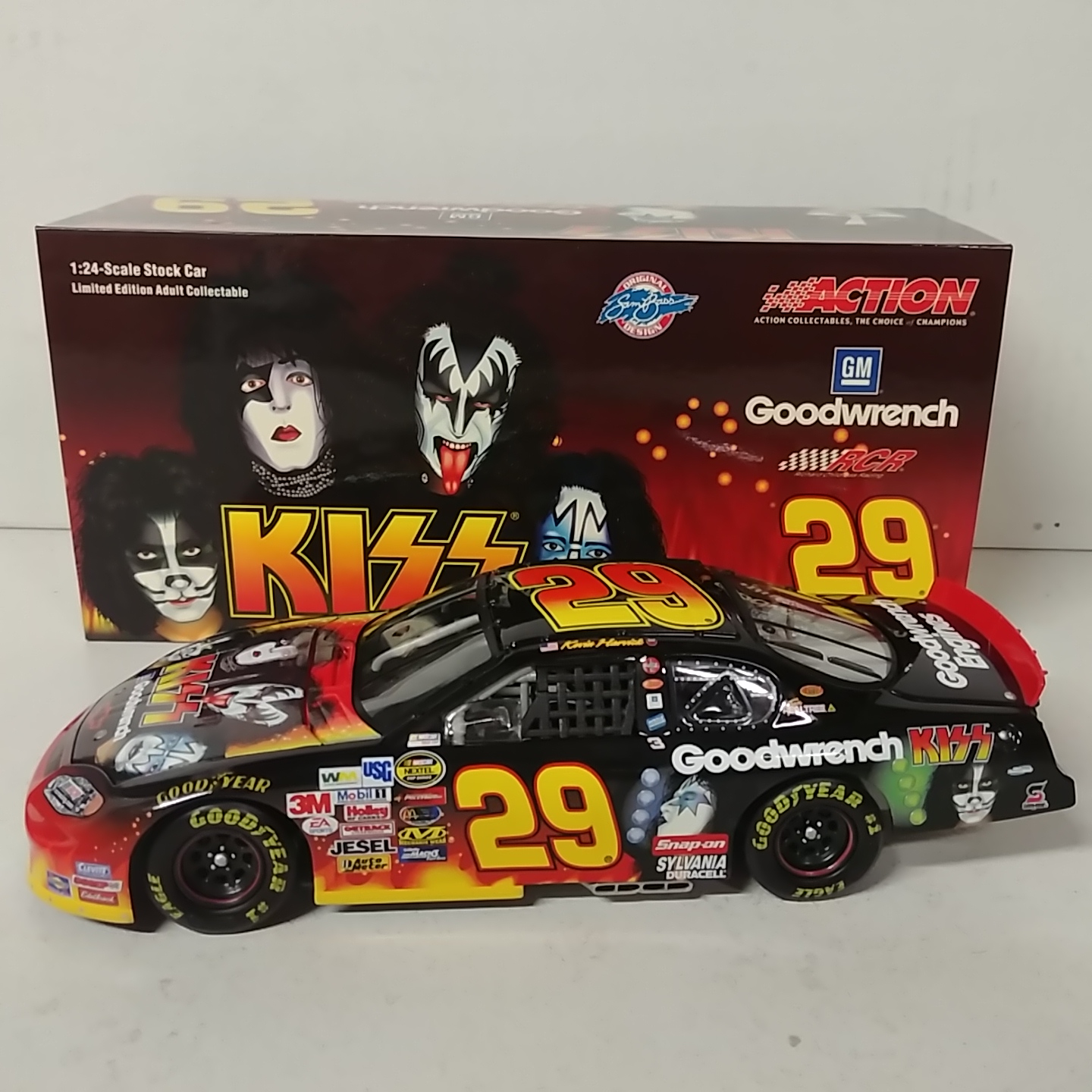 2004 Kevin Harvick 1/24th GM Goodwrench "KISS" c/w car
