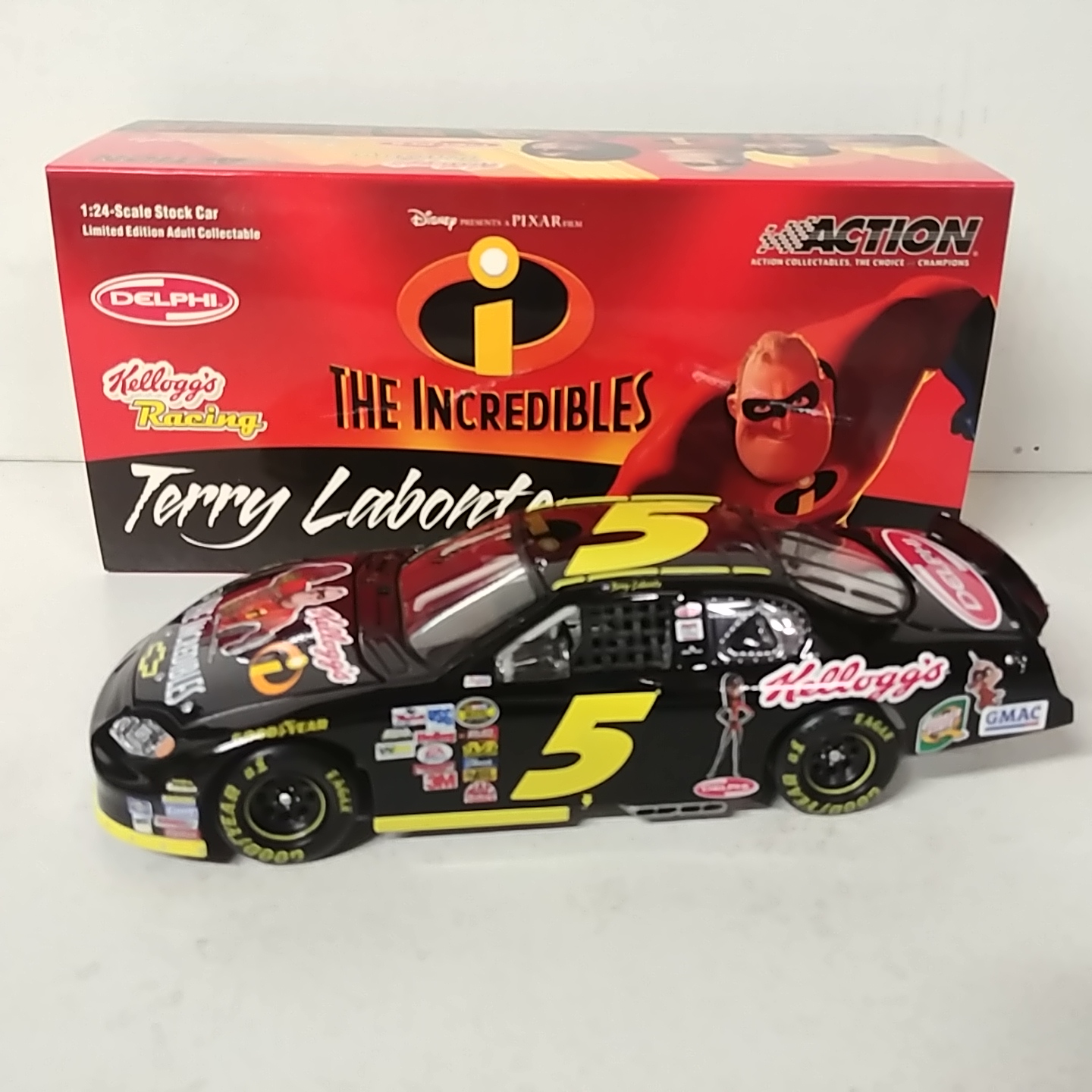 2004 Terry Labonte 1/24th Kelloggs "The Incredibles" c/w car