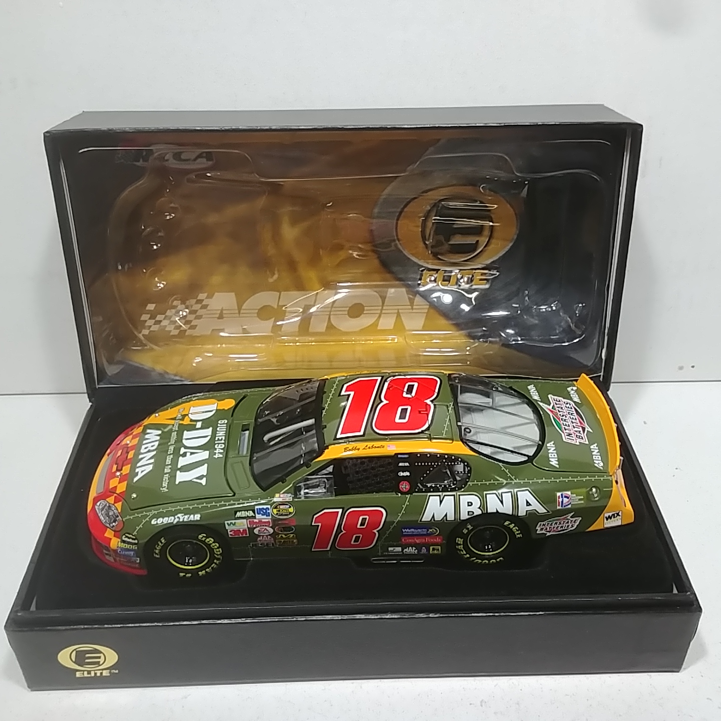 2004 Bobby  Labonte 1/24th MBNA "D-Day" RCCA Elite Monte Carlo