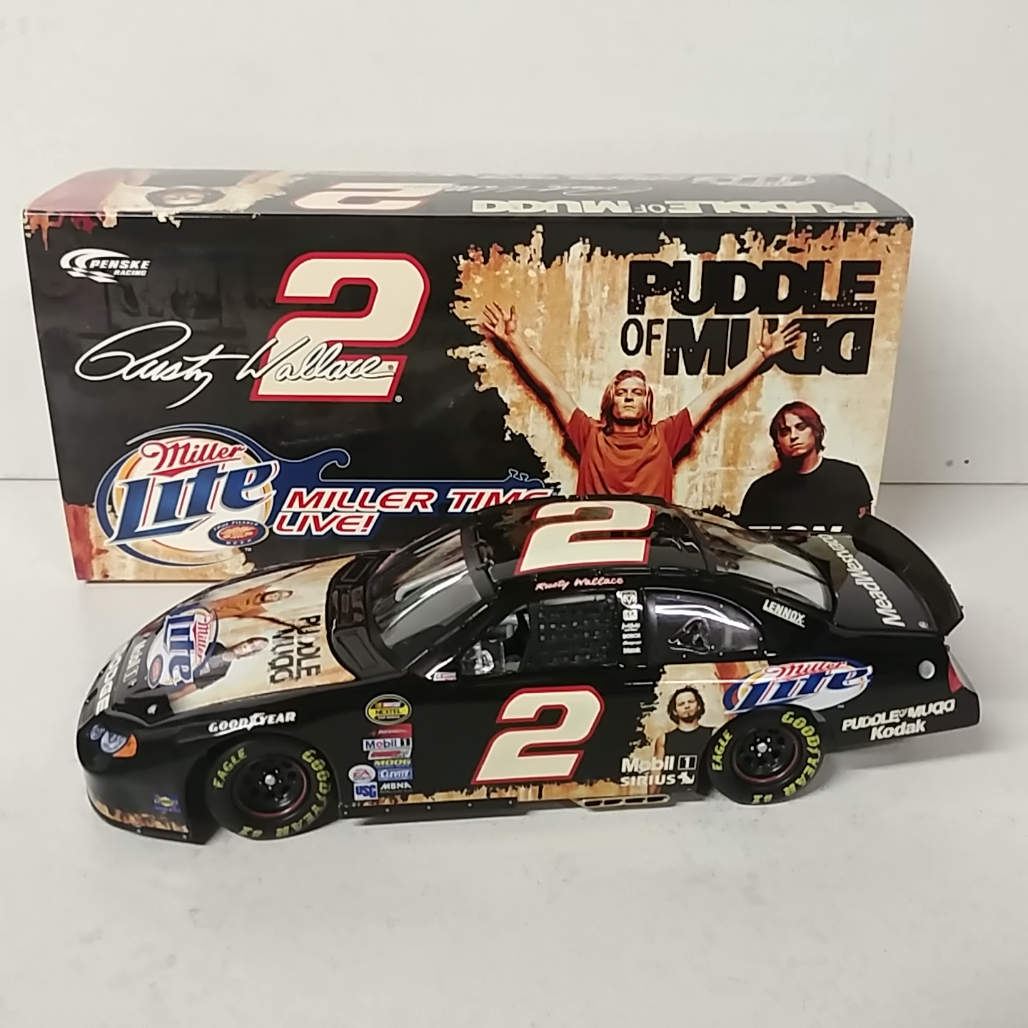 2004 Rusty Wallace 1/24th iller Lite "Puddle of Mud" c/w car