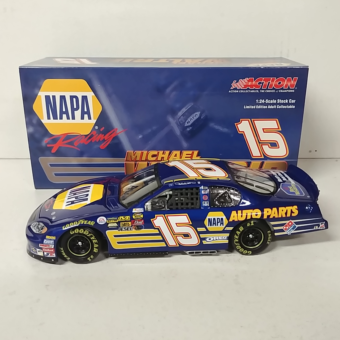 2004 Michael Waltrip 1/24th NAPA c/w car