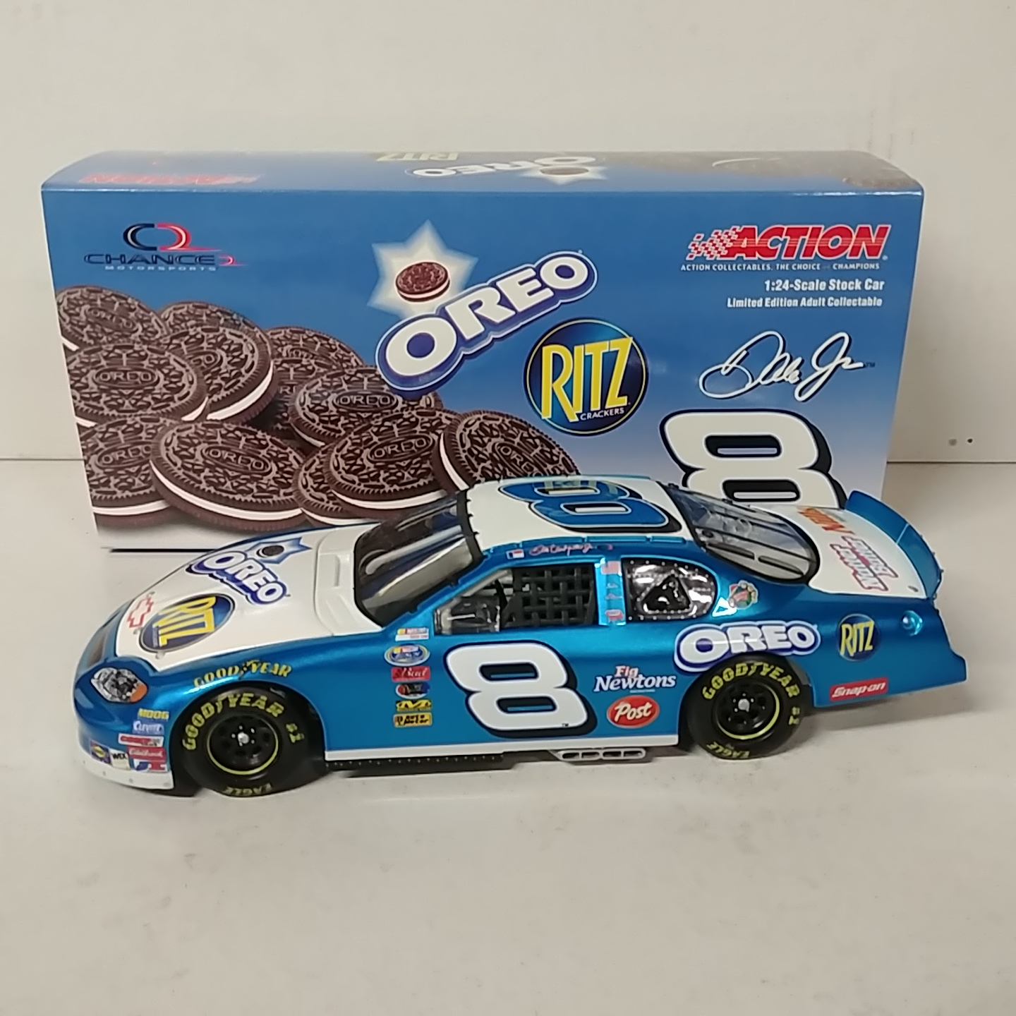 2004 Dale Earnhardt Jr 1/24th Oreo/Ritz "Busch Series" c/w car