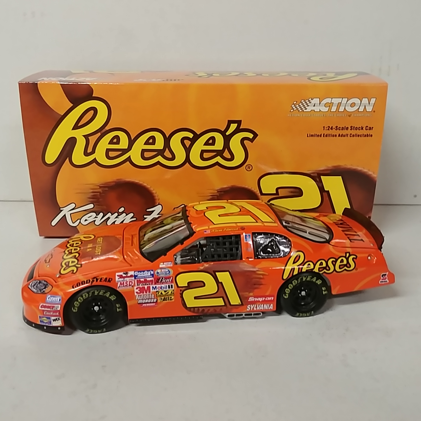 2004 Kevin Harvick 1/24th Reeses "Busch Series" c/w car